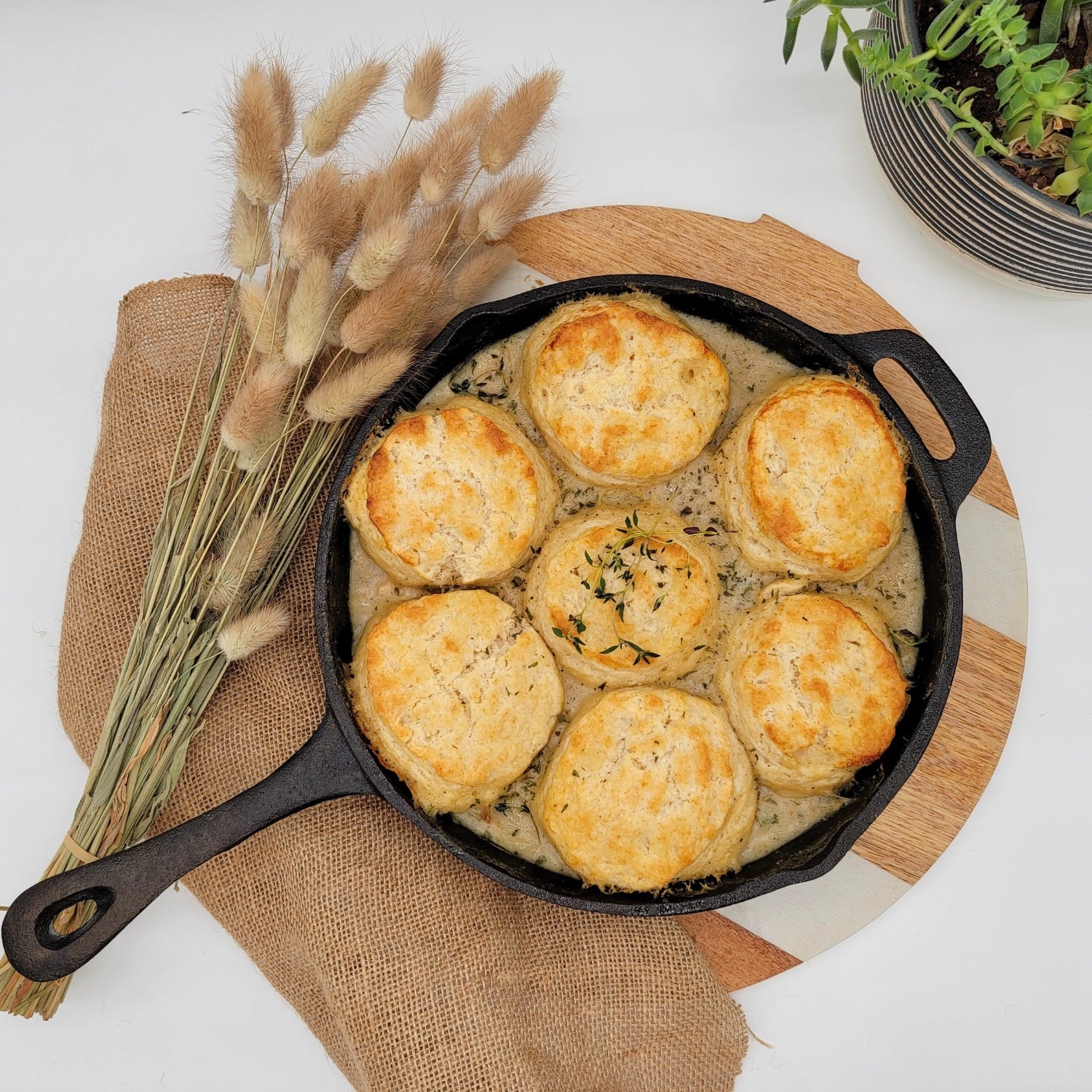 biscuits and cast iron skillet
